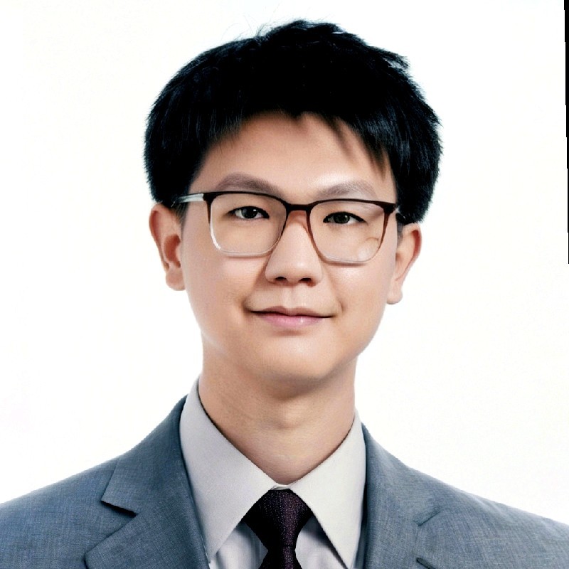 Portrait (Yilun Liu)